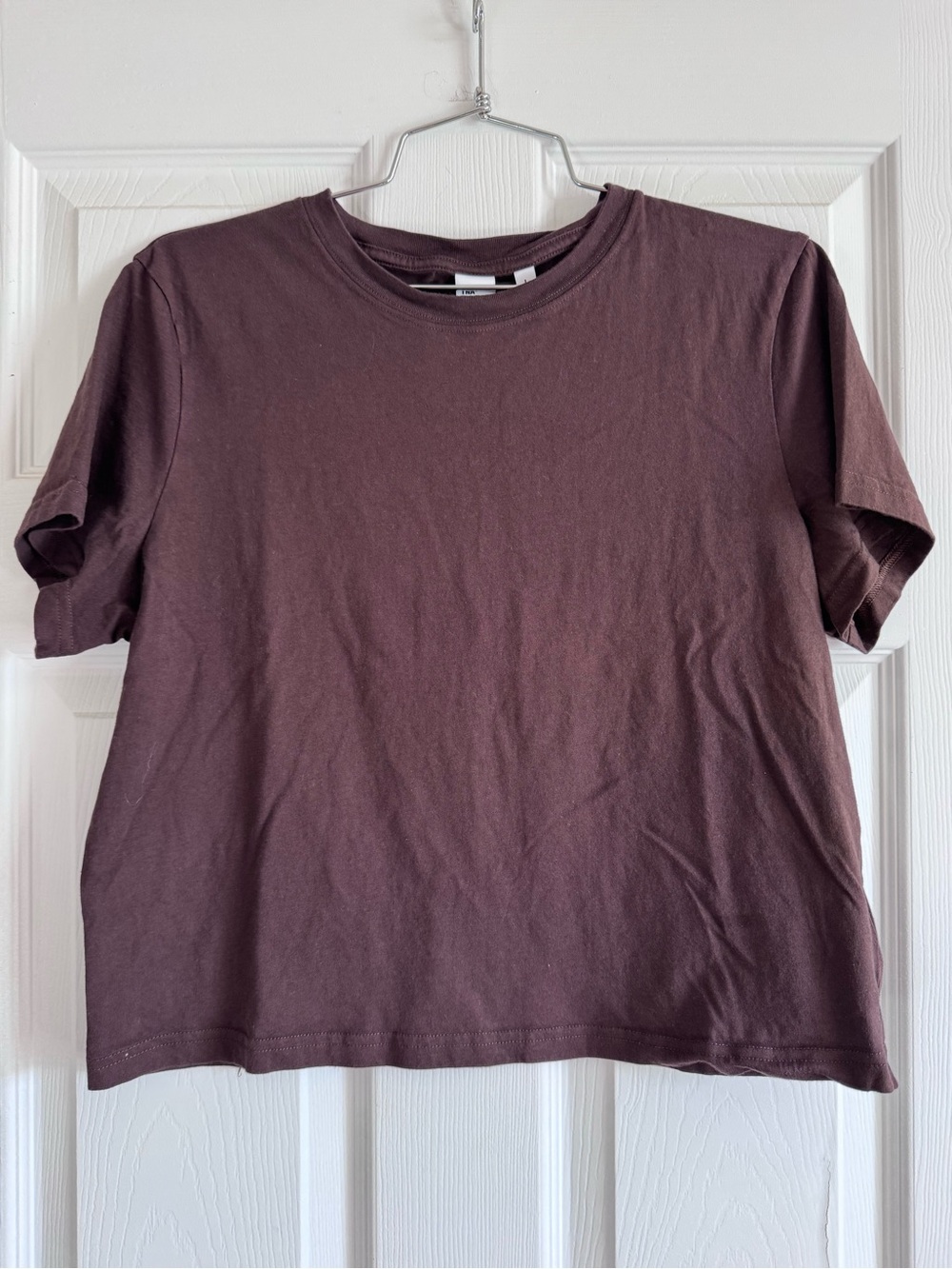 TNA/ Aritzia Soft Feels Short-Sleeve Crewneck Tee - Dark Brown. Size Large